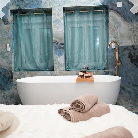 Bleu D'opale Luxury With Freestanding Tub Appartamento *
